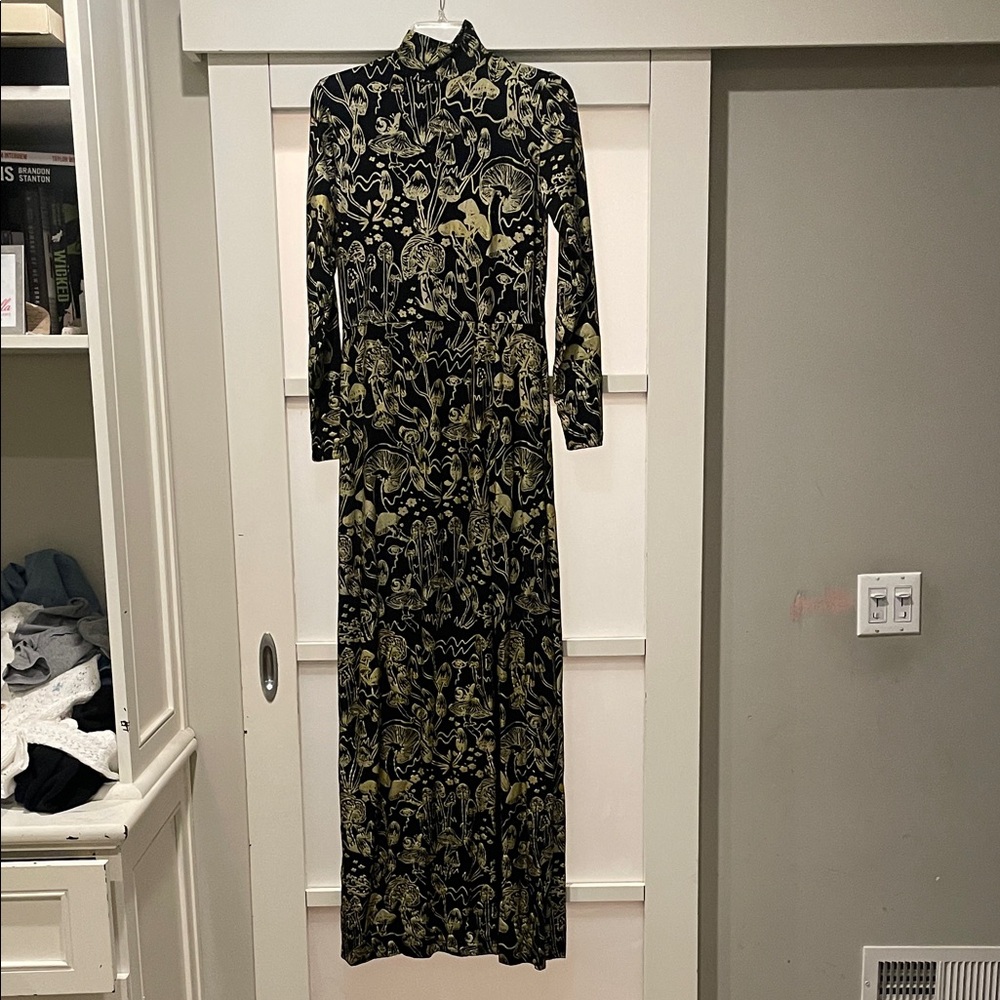 Thief & Bandit Elegant Black and Gold Floral Maxi Dress, Size L, EUC